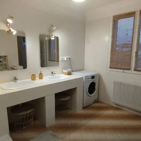 Charming Modular House From 4 To 6 Beds With Patio فيلة Irigny